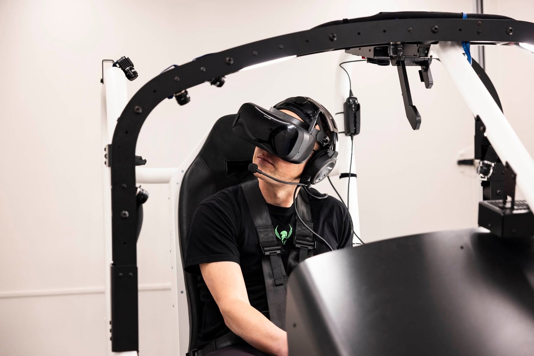 A pilot flying a session in the Loft Sim VR simulator
